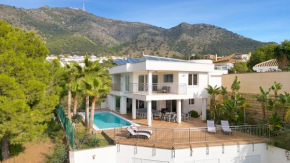 Villa -Heated pool -Amazing view -Ideal for groups